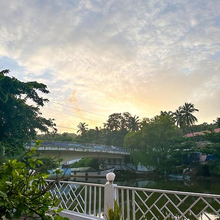 Hotel Riverside Baga Exterior photo