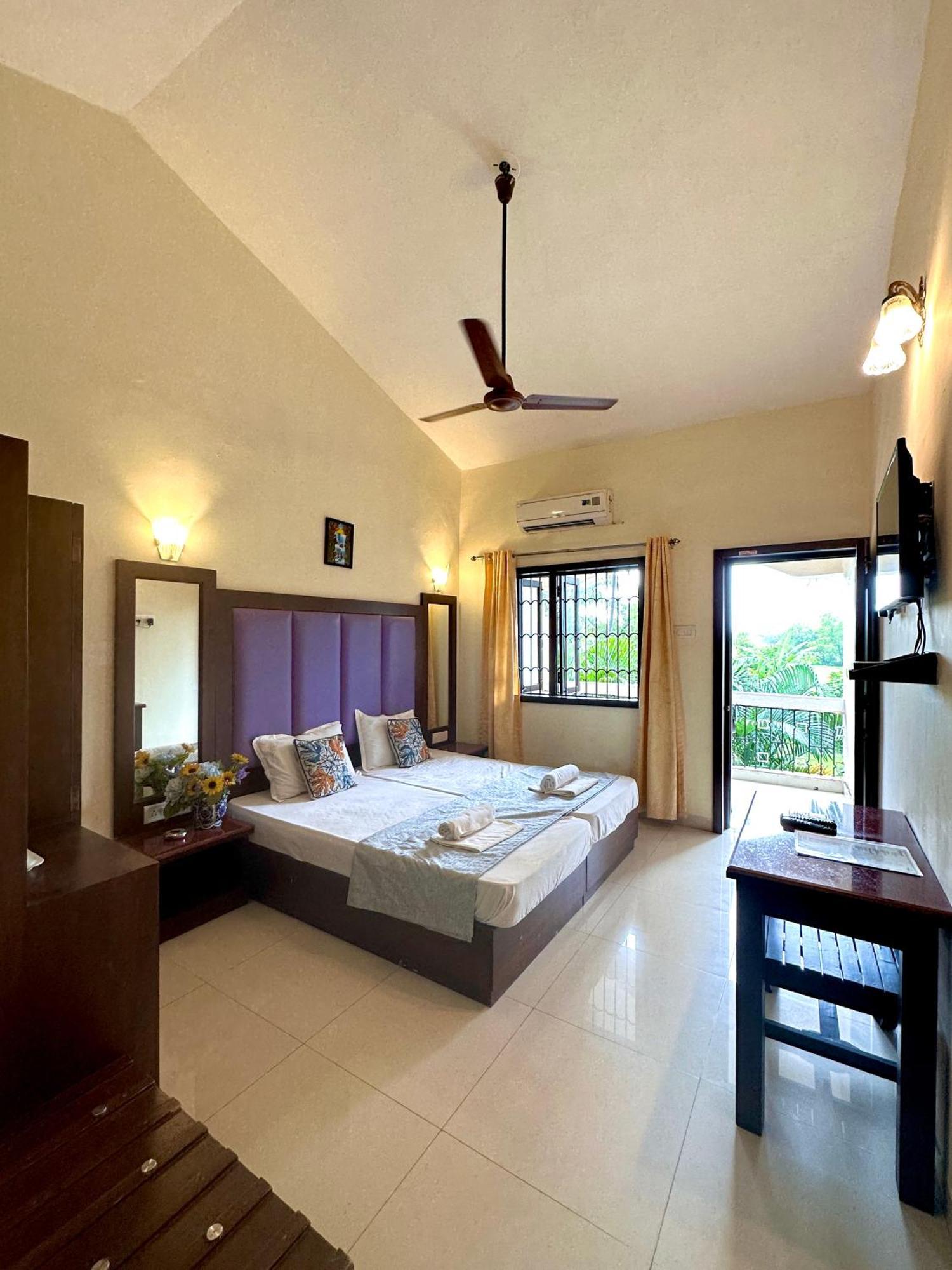 Hotel Riverside Baga Exterior photo
