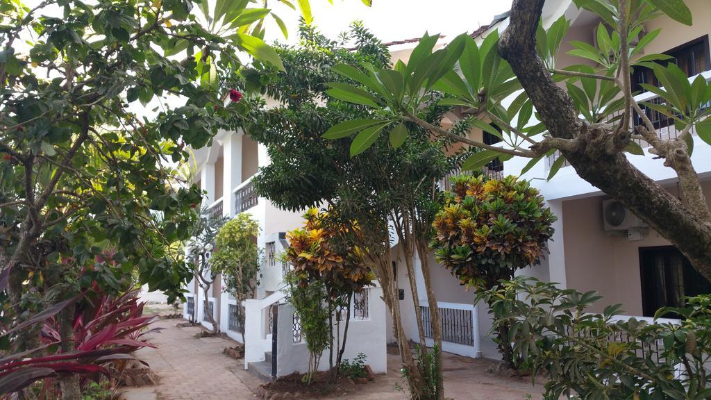 Hotel Riverside Baga Exterior photo