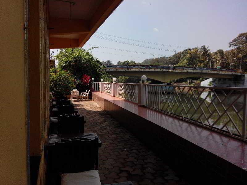 Hotel Riverside Baga Exterior photo
