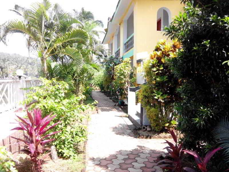 Hotel Riverside Baga Exterior photo